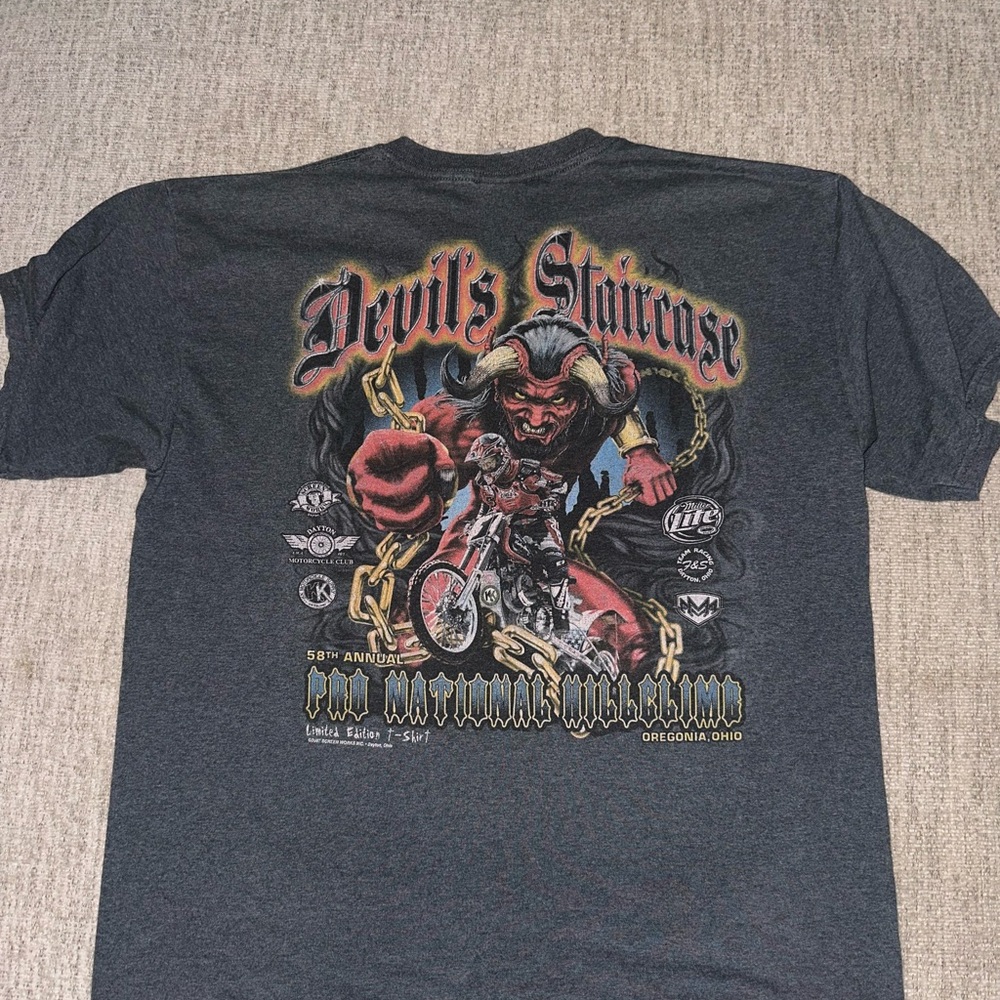 Devils staircase graphic T-shirt size Large